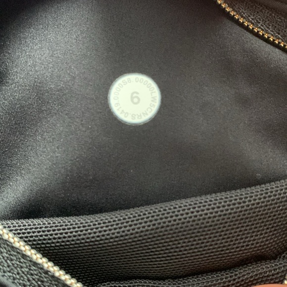 LULULEMON Black With Gold Speckles Speed Wunder Tight size 6 - Picture 13 of 13